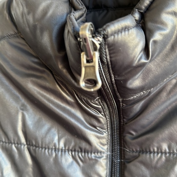 Reversible black puffer vest - Picture 7 of 15